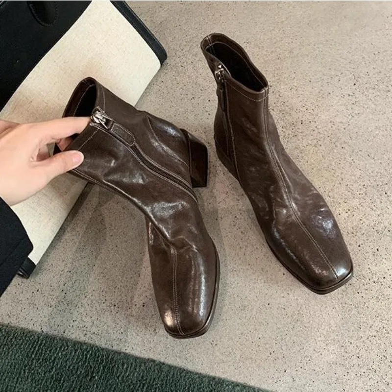 Ethnic Fashion In - Neue Damenschuhe Designer-Absatz-Stiefeletten Mode Eckige Spitze