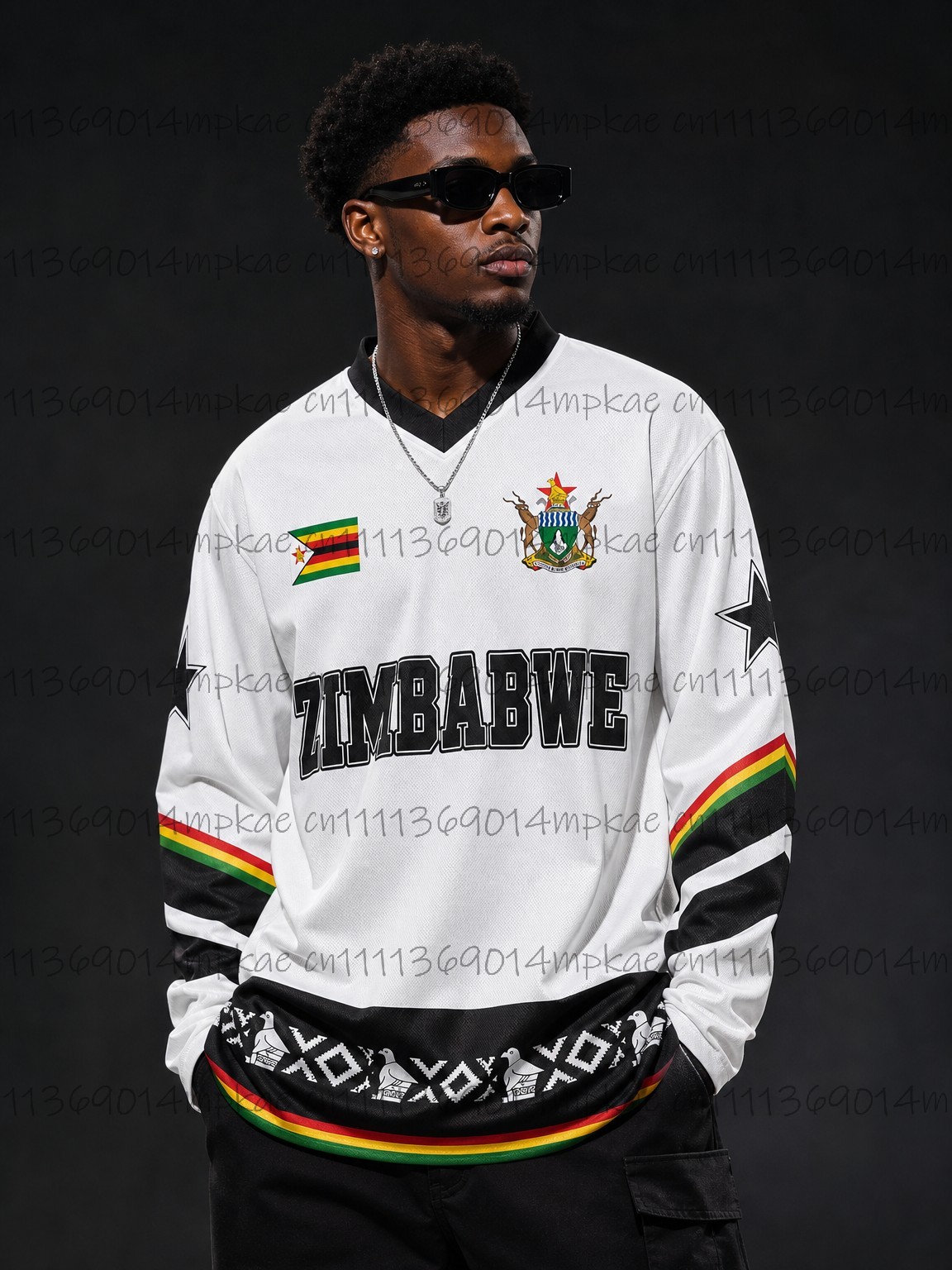 Ethnic Fashion In - Herbstliches Herren-T-Shirt mit V-Ausschnitt und Langen