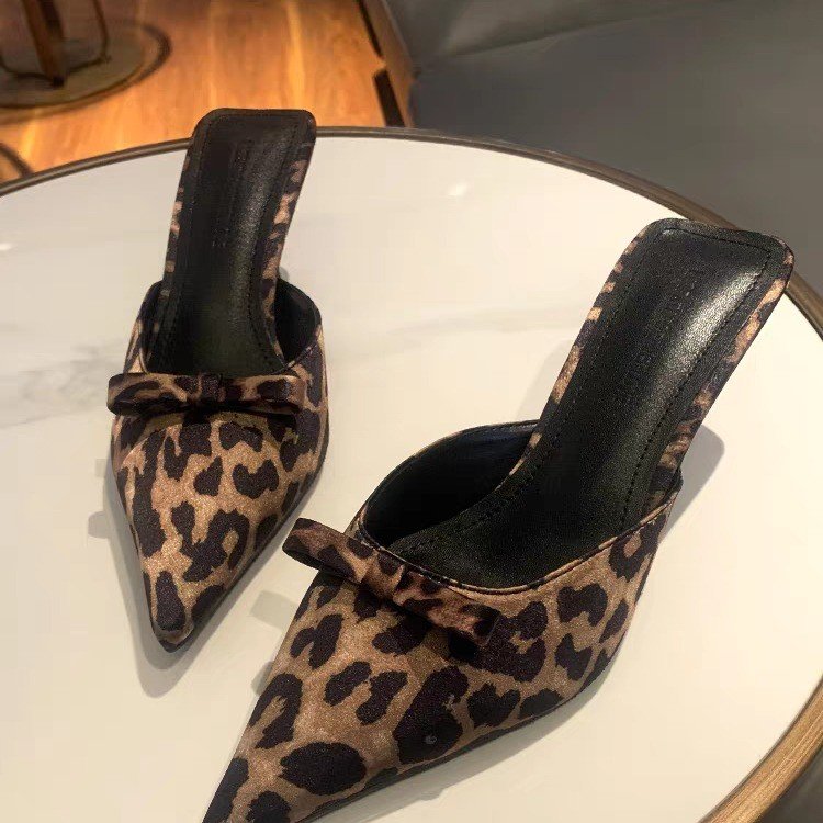 Damen-Slipper mit Leopardenmus – Ethnic Fashion In Bewertung und Preis