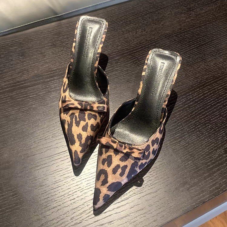 Damen-Slipper mit Leopardenmus – Ethnic Fashion In Bewertung und Preis