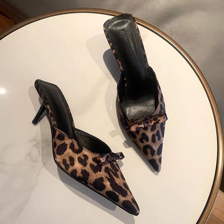 Damen-Slipper mit Leopardenmus – Ethnic Fashion In Bewertung und Preis