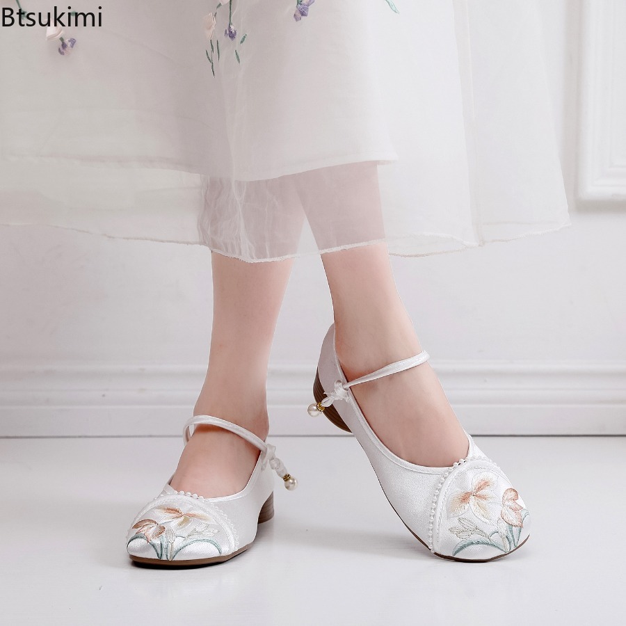 Modische bestickte Damenschuhe – Ethnic Fashion In Bewertung und Preis